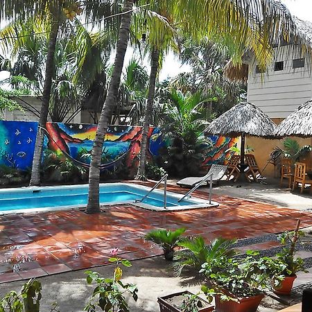 Hotel Los Cobanos Village Lodge Exteriör bild