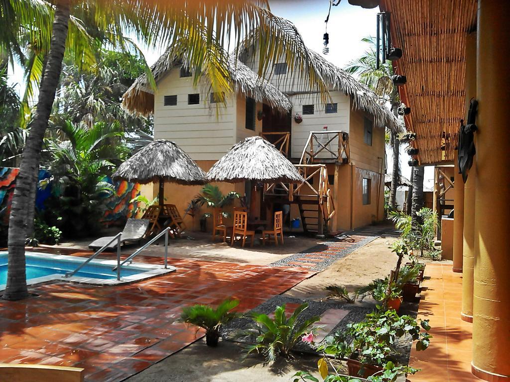 Hotel Los Cobanos Village Lodge Exteriör bild