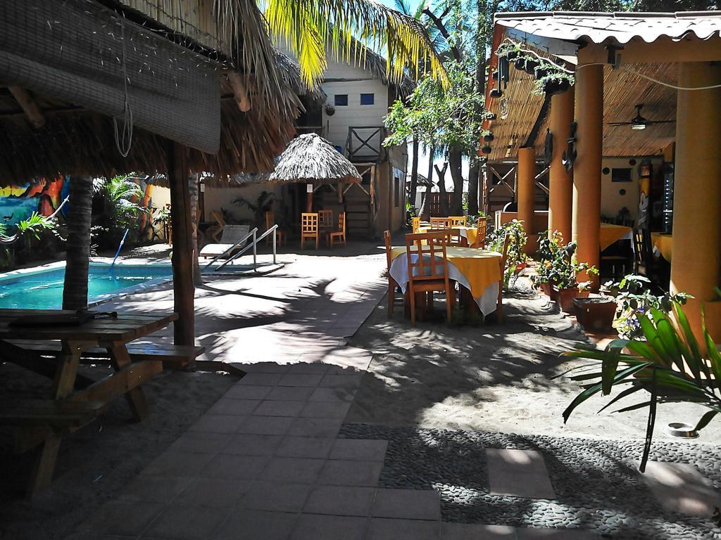 Hotel Los Cobanos Village Lodge Exteriör bild