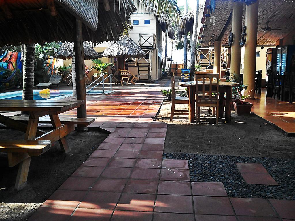 Hotel Los Cobanos Village Lodge Exteriör bild